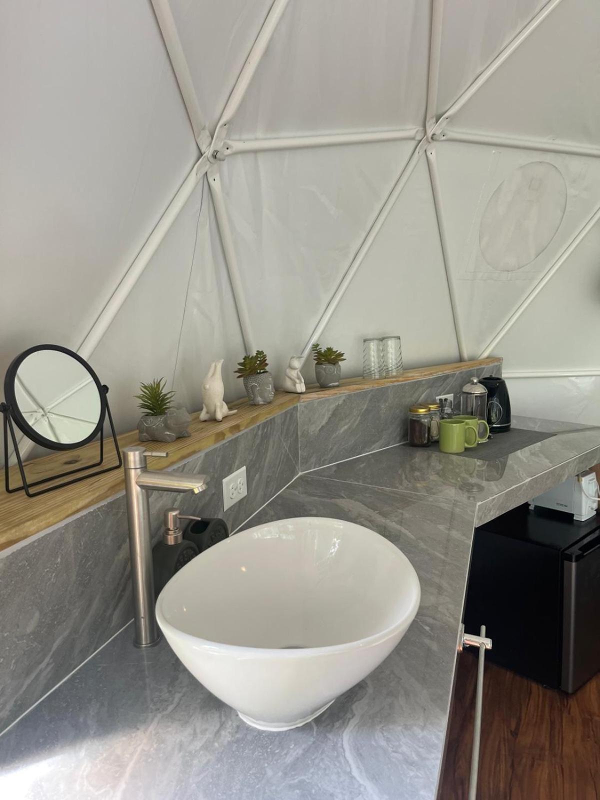 La Comarca River Glamping Dome Near 曼努埃尔安东尼奥 外观 照片